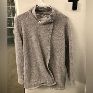 GAP Maternity sweatshirt for pregnancy & nursing